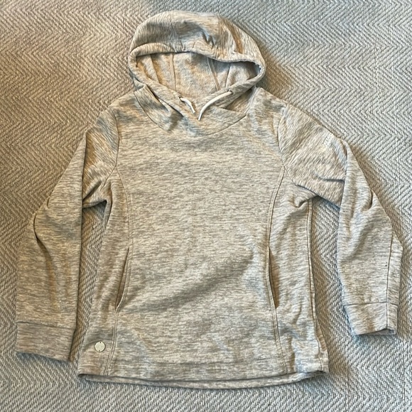 regatta Tops - 4/$15 Regatta hoodie